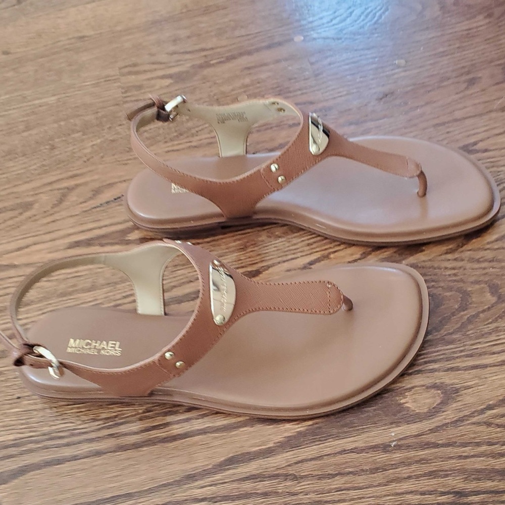 Michael Kors Logo Plate Sandal, Luggage, new without tags